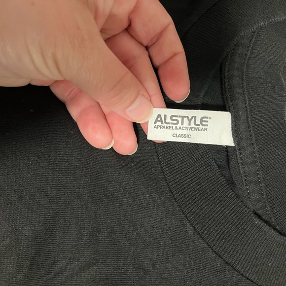 Section H8 Winter Games t-shirt - Picture 3 of 3